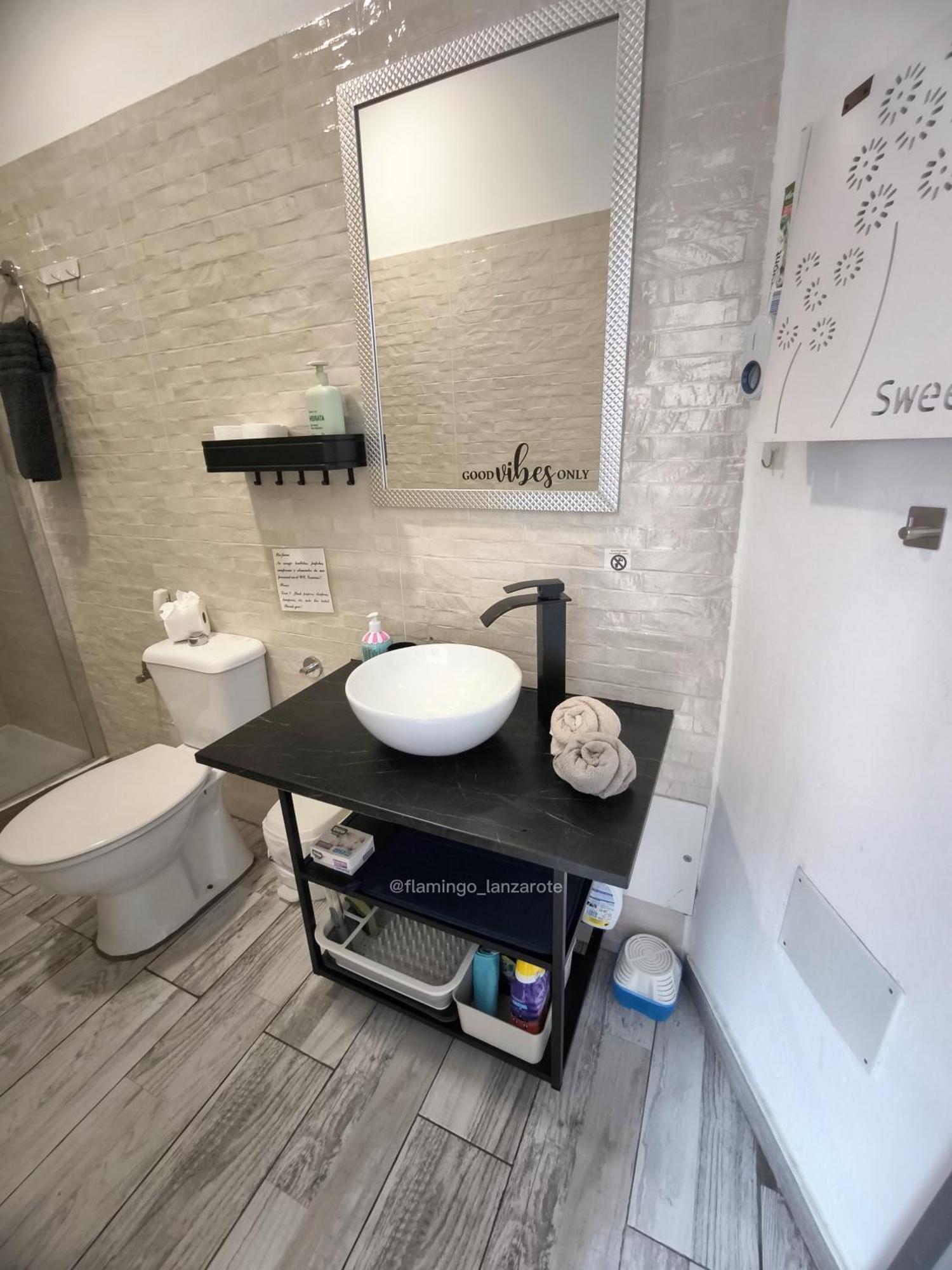Habitacion Flamingo, Entrada Privada Y Bano Privado En Suite By Flamingo House, No Fumadores أرّاثيفي المظهر الخارجي الصورة